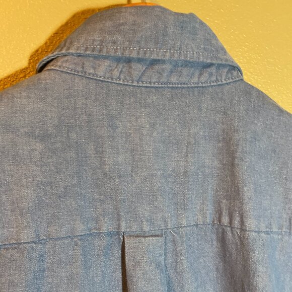 Flame-resistant chambray shirt with tortoise style buttons - Picture 4 of 11